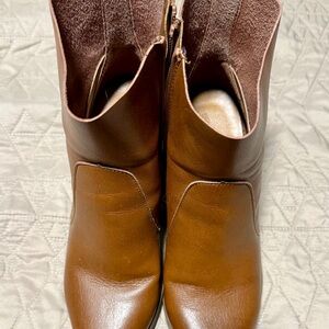 Universal Thread Tan Heeled Boots